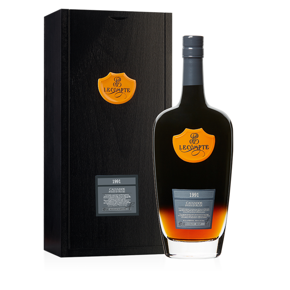 Lecompte Calvados Pays d'Auge Millésime 1991 Jahrgangsflasche Geschenkbox 70 cl / 40 % Frankreich – Flasche mit Verpackung