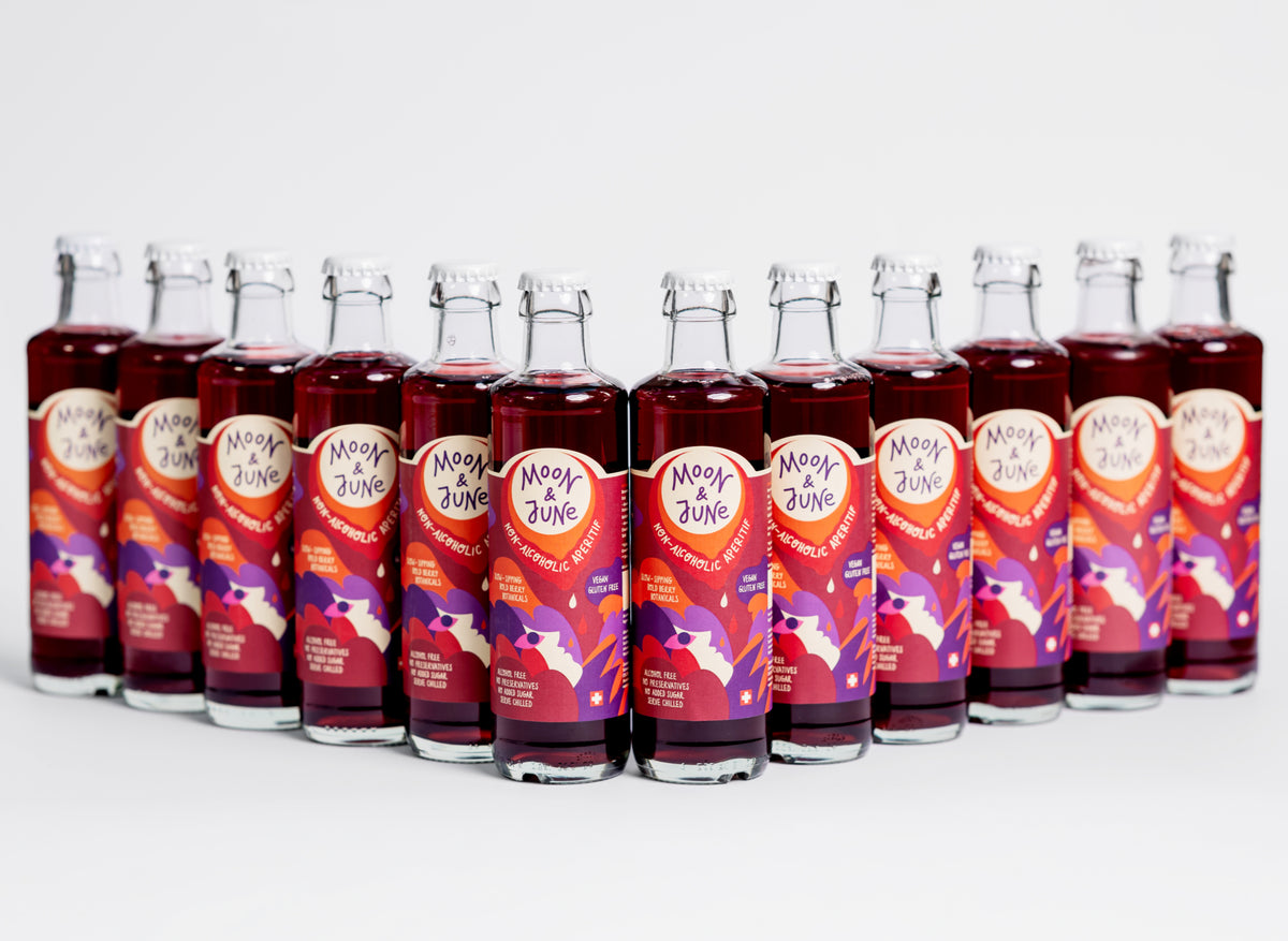 Moon & June Alkoholfreier Aperitif Cassis & Botanicals Kiste 24 x 250 ml Schweiz – Flasche