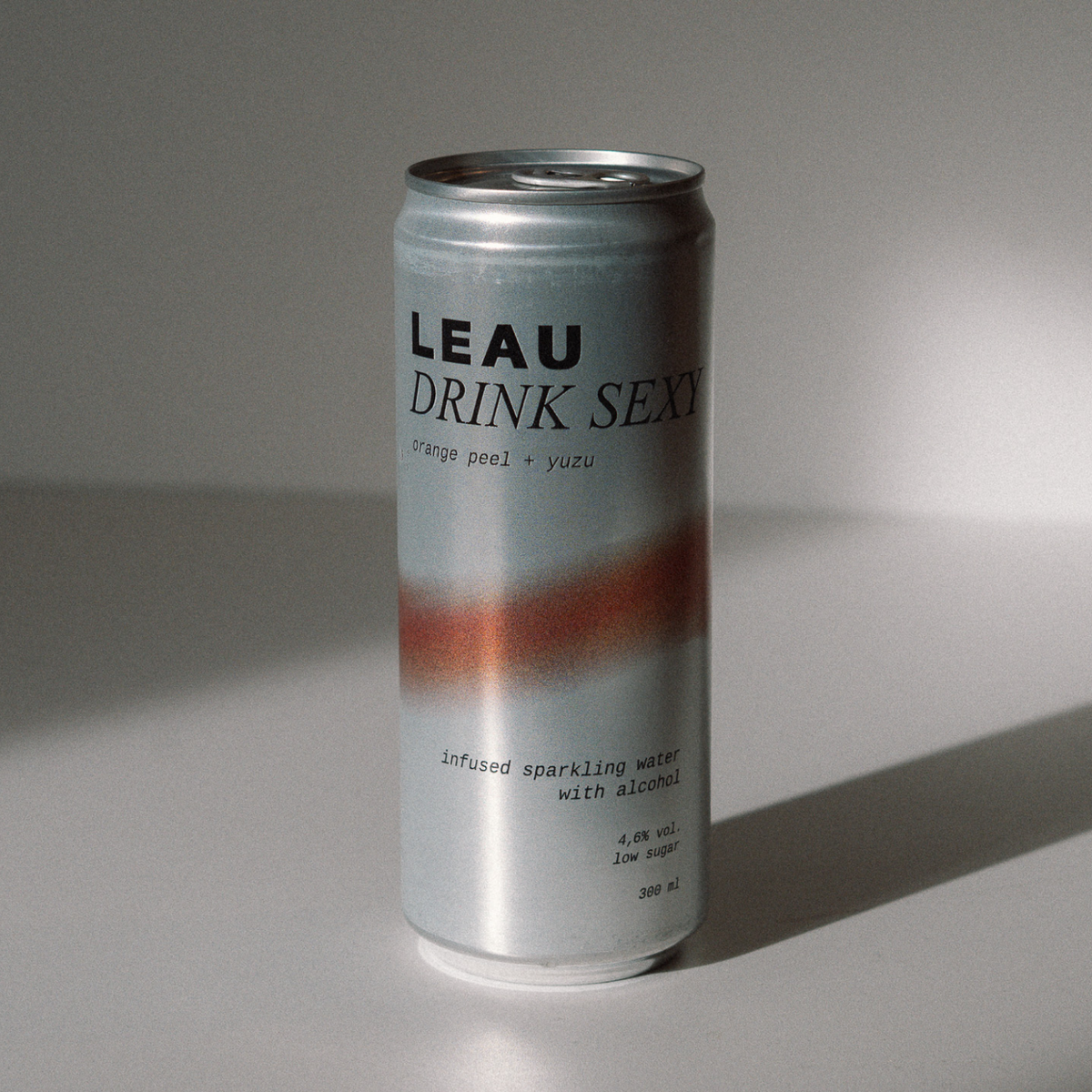 LEAU x DRINK SEXY Hard Seltzer Orange Peel & Yuzu Dose Kiste 24 x 330 ml / 4.6 % Schweiz – Ansicht 1